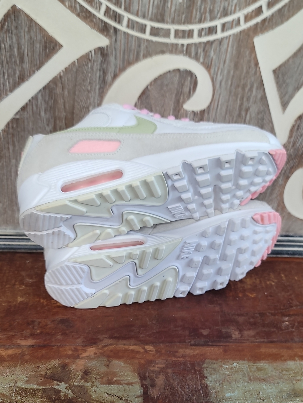 Nike Wmns Air Max 90 " White/Light Olive/Pink" Wmns 7, Good Cond. Fast Shipping - Picture 12 of 16